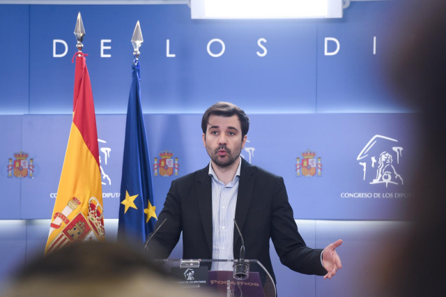 Archivo - El portavoz de Podemos en el Congreso, Javier Sánchez Serna, durante una rueda de prensa en el Congreso de los Diputados, a 1 de abril de 2025, en Madrid (España).
