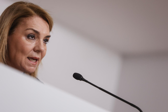 Archivo - La vicepresidenta del Consell y consellera de Servicios Sociales, Igualdad y Vivienda, Susana Camarero, durante una rueda de prensa en imagen de archivo.