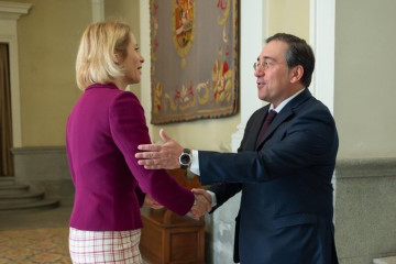 Archivo - El ministro de Asuntos Exteriores, Unión Europea y Cooperación, José Manuel Albares, y la Alta Representante de Política Exterior de la UE, Kaja Kallas