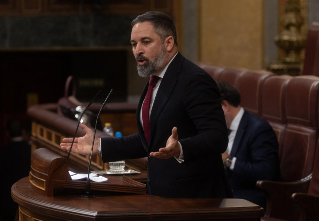 Archivo - El presidente de VOX, Santiago Abascal, interviene durante una sesión plenaria, en el Congreso de los Diputados.