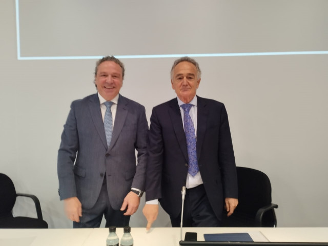 El presidente de CIE Automotive, Antón Pradera, y el consejero delegado de la compañia Jesús María Herrera, antes de la Junta General de Accionistas en Bilbao