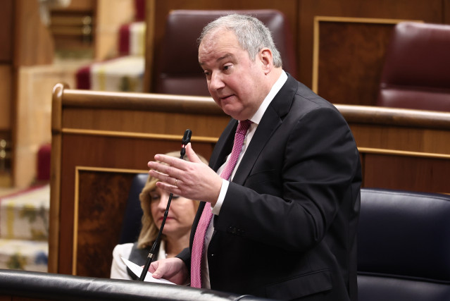 Archivo - El ministro de Industria y Turismo, Jordi Hereu, interviene durante una sesión de control al Gobierno, en el Congreso de los Diputados, a 19 de marzo de 2025, en Madrid (España).
