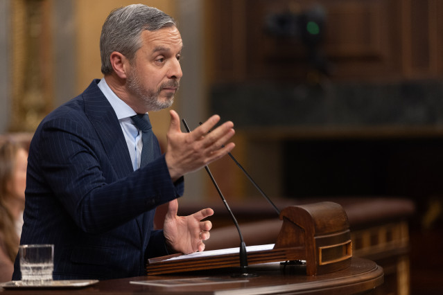 El diputado del PP Juan Bravo interviene durante una sesión plenaria en el Congreso de los Diputados, a 9 de abril de 2025, en Madrid (España).