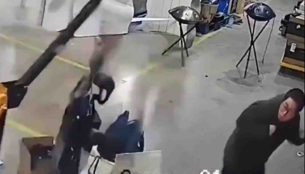 El robot ataca al ingeniero que lo creó