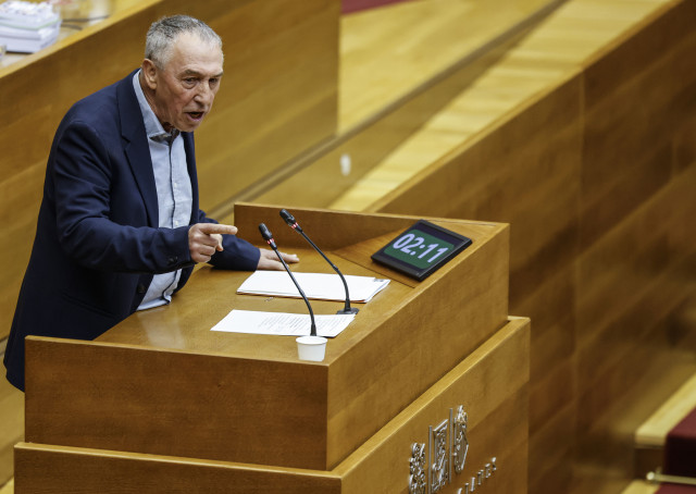 Archivo - El diputado de Compromís en las Cortes Valencianas, Joan Baldoví, durante una sesión de control en Les Corts Valencianes