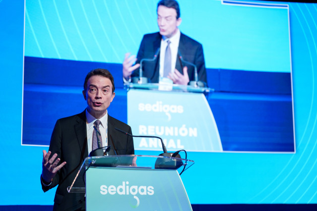 El CEO de Enagás, Arturo Gonzalo Aizpiri, interviene durante la reunión Anual de Sedigás, en el Palacio de Linares, a 8 de mayo de 2025, en Madrid (España). Bajo el lema ‘Gases Renovables, Energía Sostenible para la Competitividad y la Soberanía Energétic