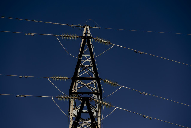 Archivo - Imagen de archivo de una torre eléctrica