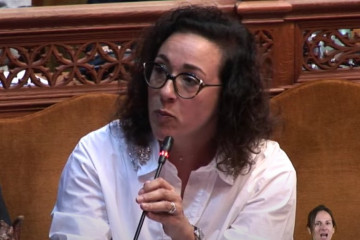 La consellera socialista Jona Maria Adrover en el pleno.