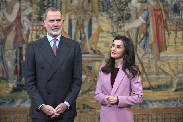 Archivo - El Rey Felipe y la Reina Letizia durante la reunión anual del Patronato Instituto Cervantes celebrada en el Palacio Real de El Pardo, a 05 de febrero de 2025, en Madrid (España).