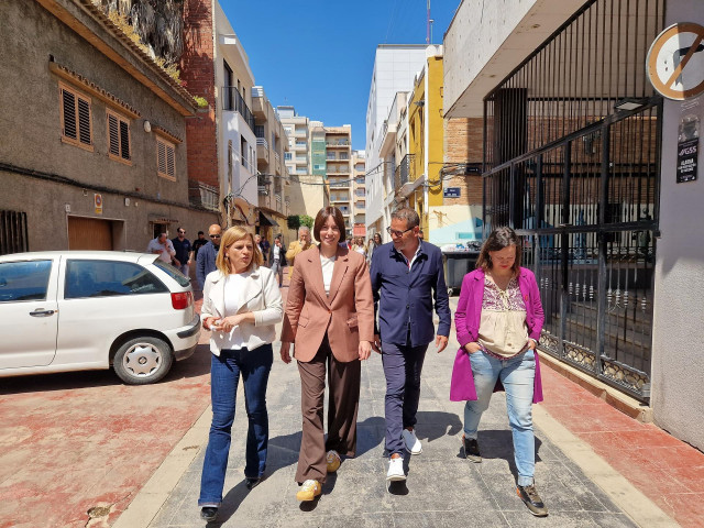 Visita a Sedaví de la ministra de Ciencia y secretaria general del PSPV, Diana Morant; la eurodiputada Leire Pajín, la delegada del Gobierno en la Comunitat, Pilar Bernabé, con el alcalde José Francisco Cabanes
