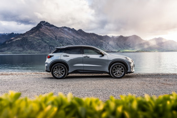 Lexus lanza el nuevo LBX híbrido autorrecargable con motor de 136 CV y desde 33.900 euros en España.