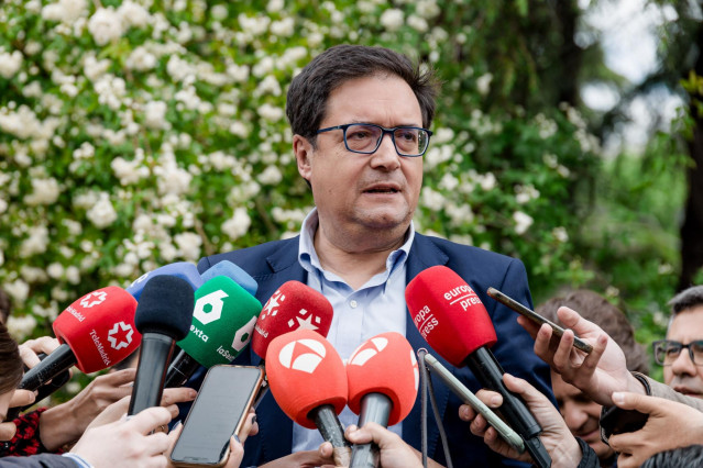Óscar López