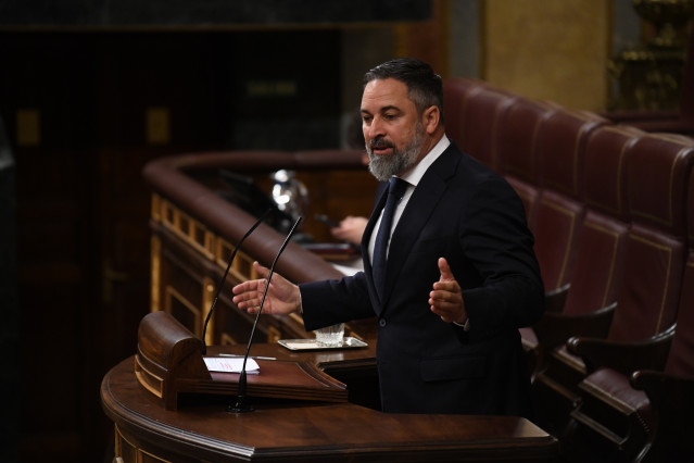 El presidente de VOX, Santiago Abascal, interviene durante una sesión plenaria, en el Congreso de los Diputados, a 7 de mayo de 2025, en Madrid (España).