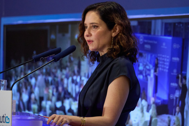 La presidenta de la Comunidad de Madrid, Isabel Díaz Ayuso, interviene en un desayuno informativo sobre la futura Ley de enseñanzas Superiores, Universidades y Ciencia (LESUC), en el Four Seasons Hotel Madrid