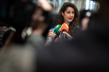 Archivo - La concejala en el Ayuntamiento de Madrid por el PSOE, Enma López, ofrece declaraciones a los medios durante la inauguración y primera sesión del Foro AVANZA con el debate bajo el título