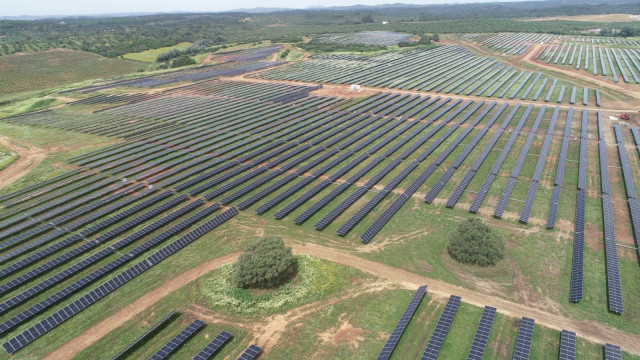 Archivo - Zelestra firma un 'vPPA' a 10 años con Avery Dennison para una planta solar de 44 MW en Sevilla