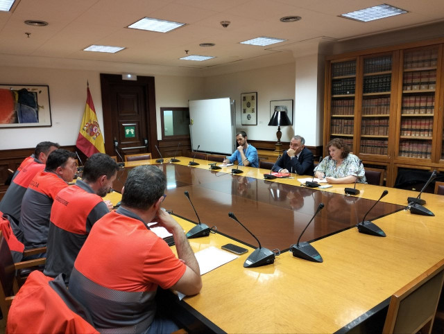 Archivo - Reunión de Sumar con representantes sindicales de Brigestone