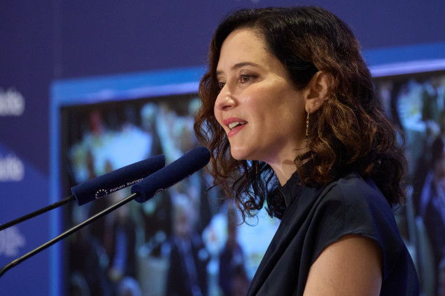 La presidenta de la Comunidad de Madrid, Isabel Díaz Ayuso, interviene en un desayuno informativo sobre la futura Ley de enseñanzas Superiores, Universidades y Ciencia (LESUC)