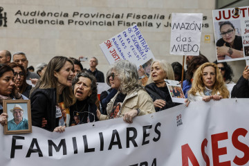 Archivo - Familiares y víctimas de la dana en una concentración ante los juzgados en imagen de archivo
