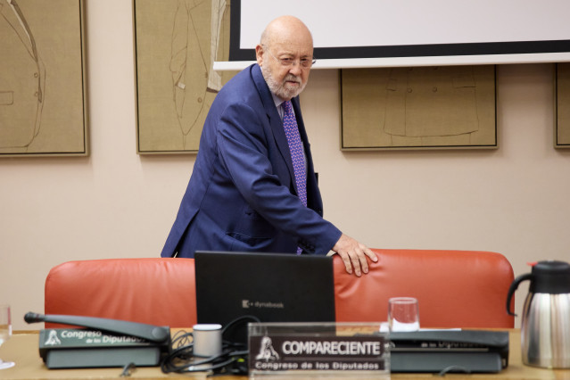 Archivo - El presidente del Centro de Investigaciones Sociológicas (CIS), José Félix Tezanos, a su llegada a la Comisión de Presupuestos, en el Congreso de los Diputados, a 19 de octubre de 2022, en Madrid (España).