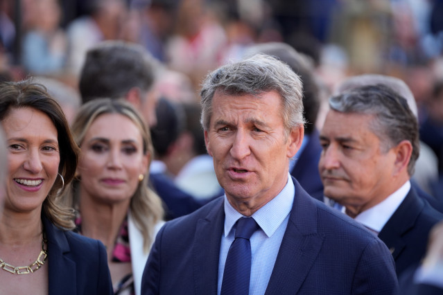 El presidente del PP, Alberto Núñez Feijóo, asiste a la decimocuarta corrida de abono de la Maestranza de Sevilla. A 09 de mayo de 2025, en Sevilla (Andalucía, España).