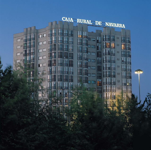 Archivo - Edificio de Caja Rural de Navarra
