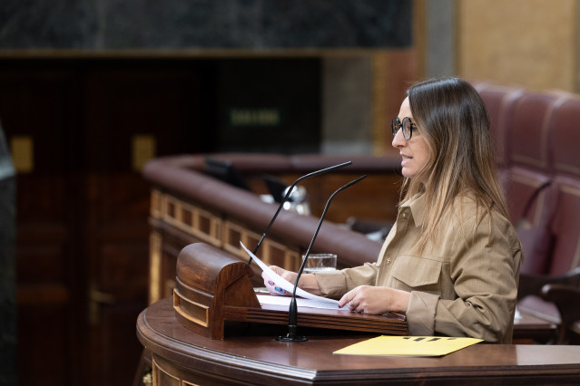 Archivo - La diputada de ERC Etna Estrems en el Congreso de los Diputados, a 10 de diciembre de 2024, en Madrid (España).