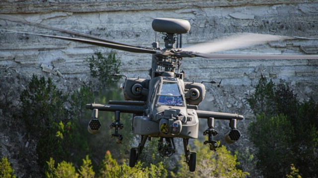 Archivo - Un helicóptero Apache de la Fuerza Aérea de los Países Bajos