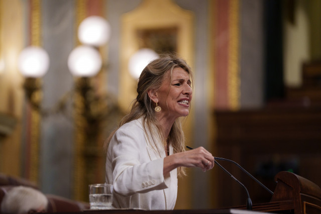Archivo - La vicepresidenta segunda y ministra de Trabajo y Economía Social, Yolanda Díaz, interviene durante una sesión de control al Gobierno, a 26 de marzo de 2025, en Madrid (España).