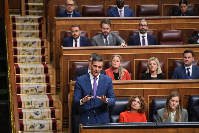 El presidente del Gobierno, Pedro Sánchez, interviene durante una sesión de control al Gobierno, en el Congreso de los Diputados, a 7 de mayo de 2025, en Madrid (España).