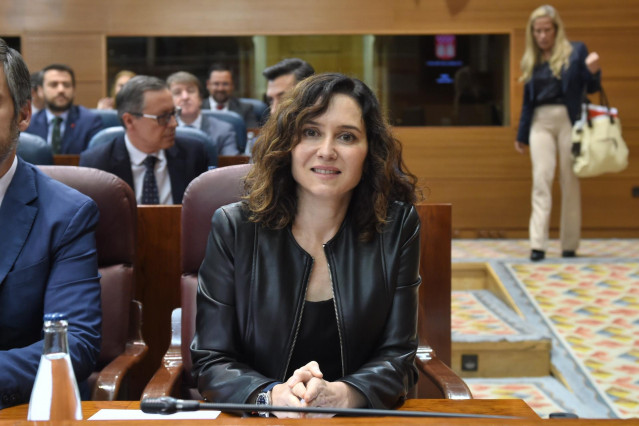 La presidenta de la Comunidad de Madrid, Isabel Díaz Ayuso, durante un pleno de la Asamblea de Madrid, a 14 de mayo de 2025, en Madrid (España).
