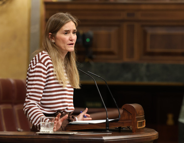 La vicepresidenta tercera y ministra para la Transición Ecológica, Sara Aagesen, interviene durante una sesión plenaria, en el Congreso de los Diputados, a 14 de mayo de 2025, en Madrid (España). Durante el pleno, el Congreso ha rendido cuentas sobre el a
