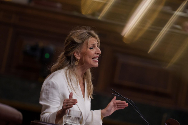 Archivo - La vicepresidenta segunda y ministra de Trabajo y Economía Social, Yolanda Díaz, interviene durante una sesión de control al Gobierno, a 26 de marzo de 2025, en Madrid (España).