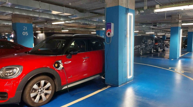 BBVA instala 289 cargadores de vehículo eléctricos en sus sedes en España