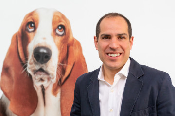 Archivo - El presidente y CEO de Rastreator, Víctor López.
