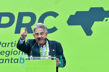 Revilla, en el acto de su sucesión como candidato electoral del PRC