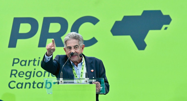 Revilla, en el acto de su sucesión como candidato electoral del PRC