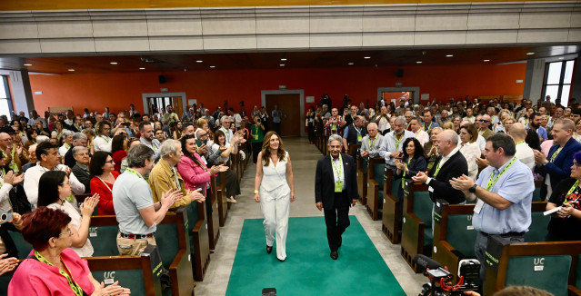 Paula Fernández y Miguel Ángel Revilla en la convención en la que ella se ha proclamado candidata electoral del PRC