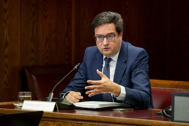 El ministro para la Transformación Digital y de la Función Pública y expresidente de Paradores de Turismo de España, Óscar López, comparece en la Comisión sobre el ‘caso Koldo’, a 16 de mayo de 2025, en Madrid (España).