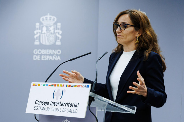Archivo - La ministra de sanidad, Mónica García, durante el pleno del Consejo Interterritorial del Sistema Nacional de Salud (CISNS), en la sede del Ministerio de Sanidad, a 16 de diciembre de 2024, en Madrid (España).