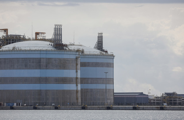 Archivo - Vista de la planta regasificadora de Saggas, a 6 de octubre de 2022, en Valencia, Comunidad Valenciana (España). Esta planta de regasificación resulta estratégica para la entrada de gas a Europa. La Unión Europea está redefiniendo su estrategia