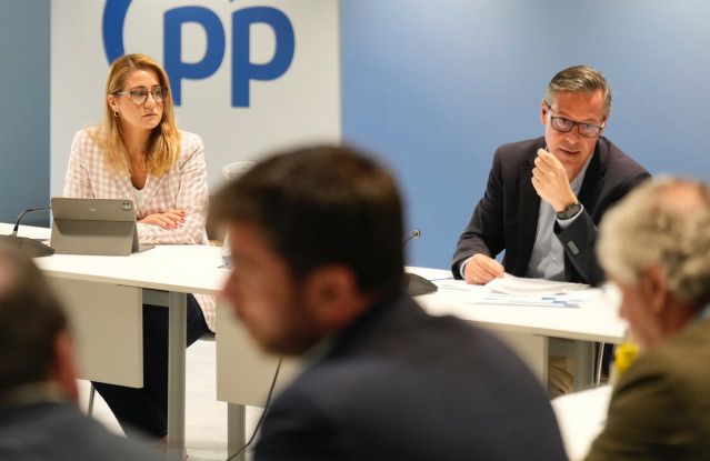 El presidente de la Comisión Organizadora del Congreso del PP, Alfonso Serrano, celebra la primera reunión de este órgano para preparar ese cónclave de julio.