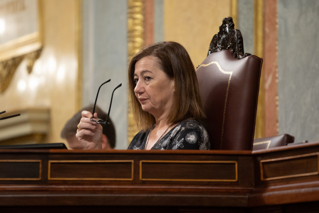 La presidenta del Congreso de los Diputados, Francina Armengol, durante una sesión plenaria, en el Congreso de los Diputados, a 8 de mayo de 2025, en Madrid (España).