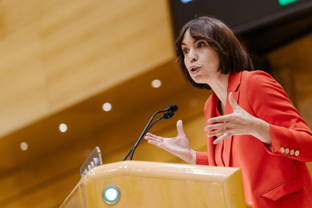 La ministra de Ciencia, Innovación y Universidades, Diana Morant, durante una sesión de control al Gobierno, en el Senado, a 20 de mayo de 2025, en Madrid (España).