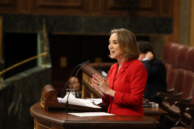 La secretaria general del PP, Cuca Gamarra, interviene durante una sesión plenaria, en el Congreso de los Diputados, a 14 de mayo de 2025, en Madrid (España).