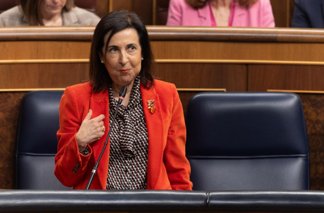 Archivo - La ministra de Defensa, Margarita Robles, interviene durante una sesión de control al Gobierno, en el Congreso de los Diputados.