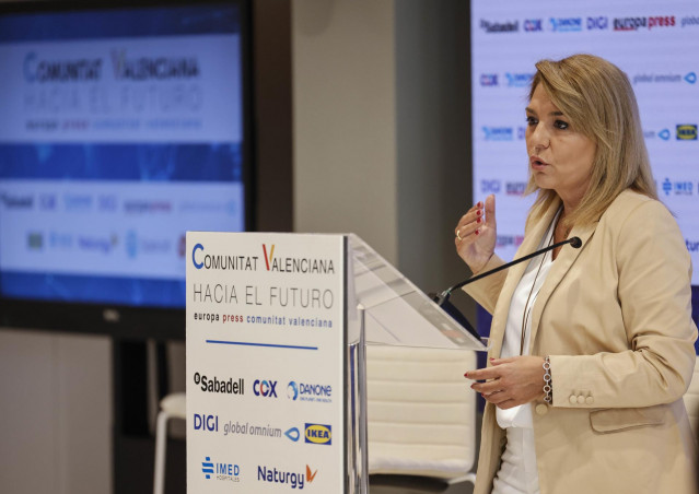 La vicepresidenta primera y consellera de Servicios Sociales, Igualdad y Vivienda de la Comunitat Valenciana, Susana Camarero, inaugura el encuentro ‘Comunitat Valenciana hacia el futuro’ organizado por Europa Press Comunitat Valenciana