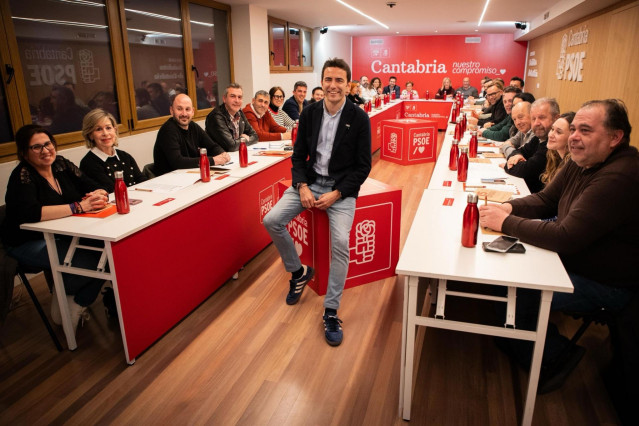 El secretario general del PSOE de Cantabria, Pedro Casares, en una reunión de la Comisión Ejecutiva Autonómica