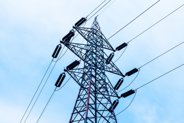 Archivo - Imagen de archivo de torre de energía eléctrica