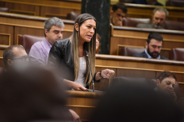 La portavoz de Junts en el Congreso de los Diputados, Miriam Nogueras, durante una sesión de control al Gobierno, en el Congreso de los Diputados, a 21 de mayo de 2025, en Madrid (España).